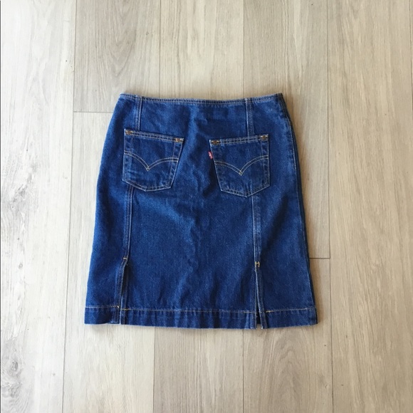 Levi’s Jean Skirt - Picture 2 of 3